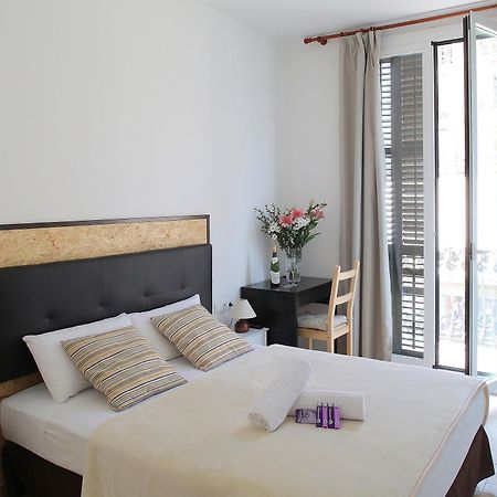 Hostal Balkonis Barcelona Buitenkant foto