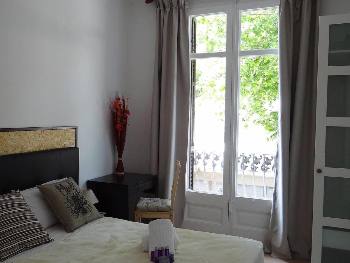 Hostal Balkonis Barcelona Buitenkant foto