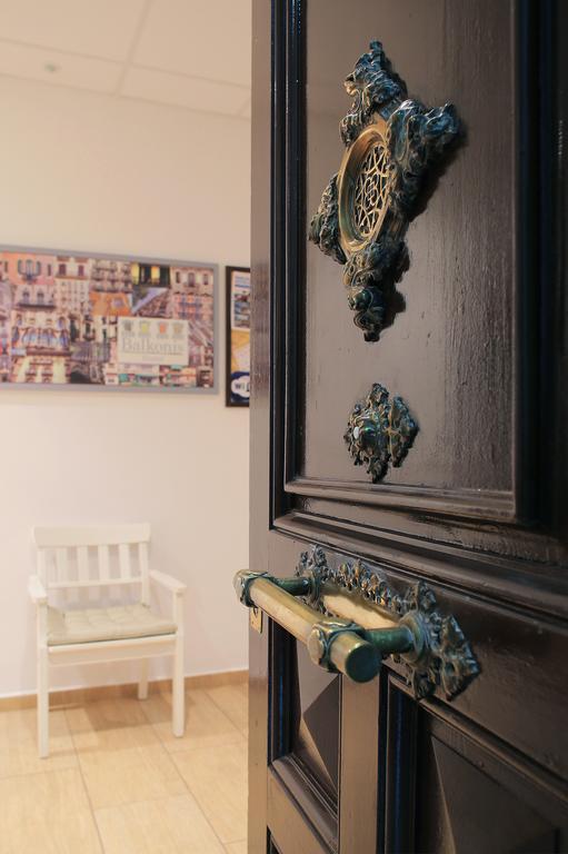 Hostal Balkonis Barcelona Buitenkant foto