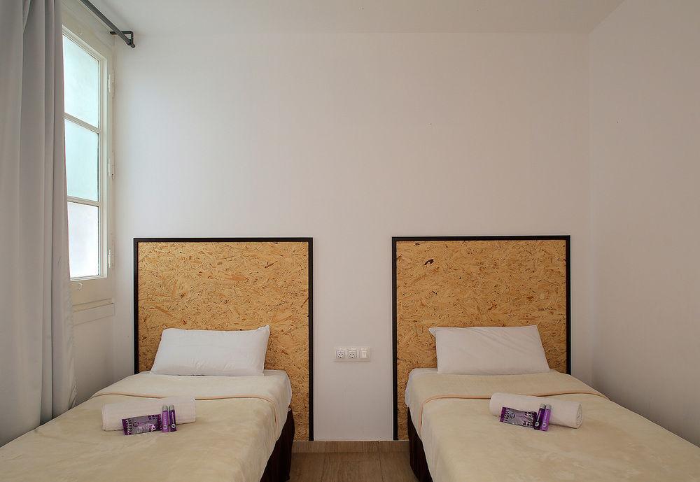 Hostal Balkonis Barcelona Buitenkant foto
