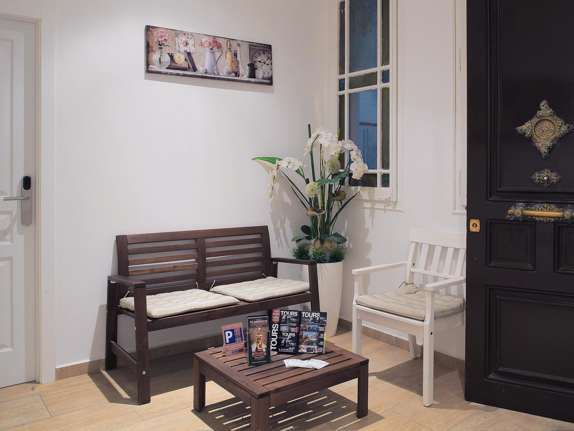 Hostal Balkonis Barcelona Buitenkant foto